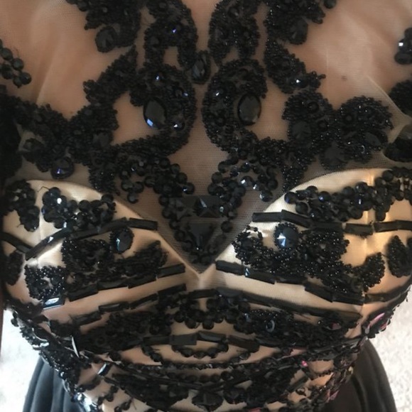 Gorgeous Sherri hill homecoming dress - Picture 4 of 6